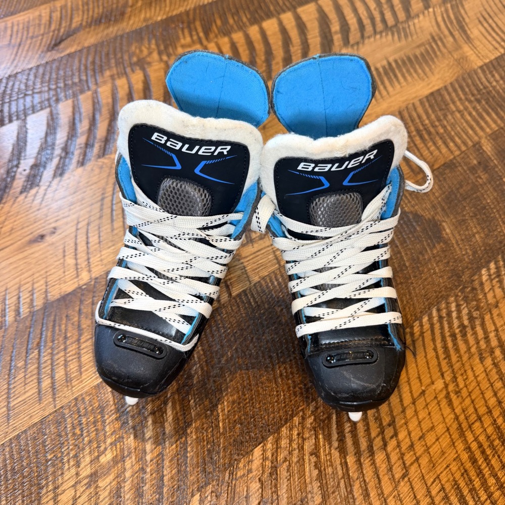 Bauer X-LP Youth Ice Hockey Skates Size 10 Black Blue - Picture 2 of 11